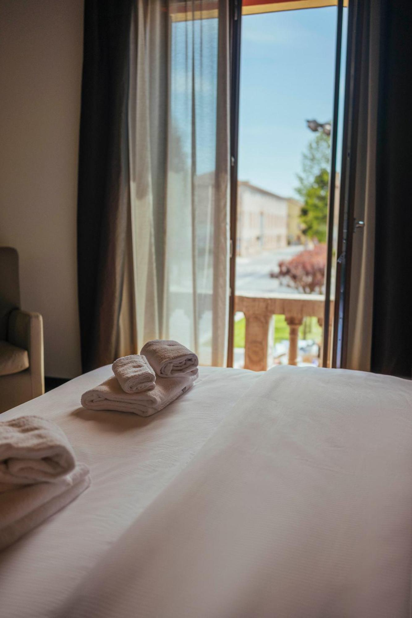 Hotel Palazzo Paradiso Meduna di Livenza Kültér fotó